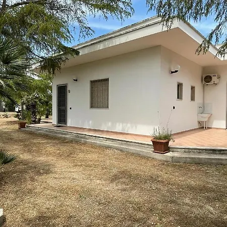 Nadia Con Giardino Villa *